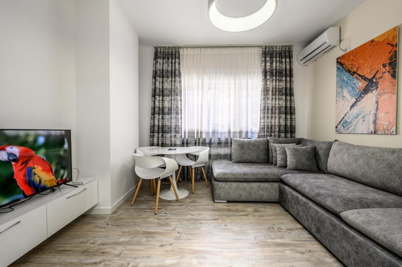 Miku Apartment-City Walk 1Bd Stylish Apartment Тирана Екстер'єр фото