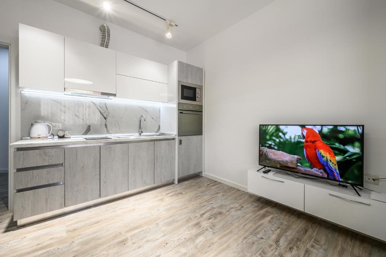 Miku Apartment-City Walk 1Bd Stylish Apartment Тирана Екстер'єр фото