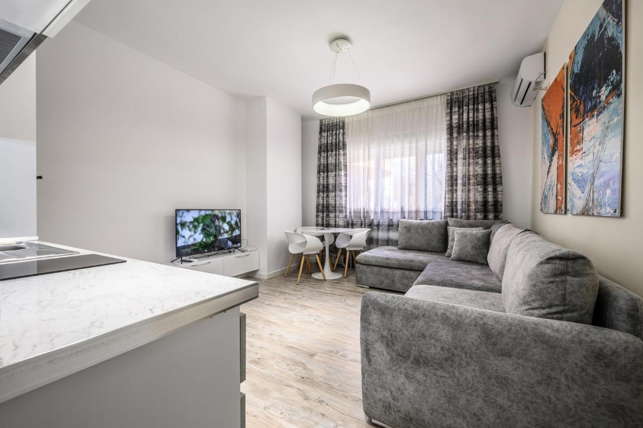 Miku Apartment-City Walk 1Bd Stylish Apartment Тирана Екстер'єр фото