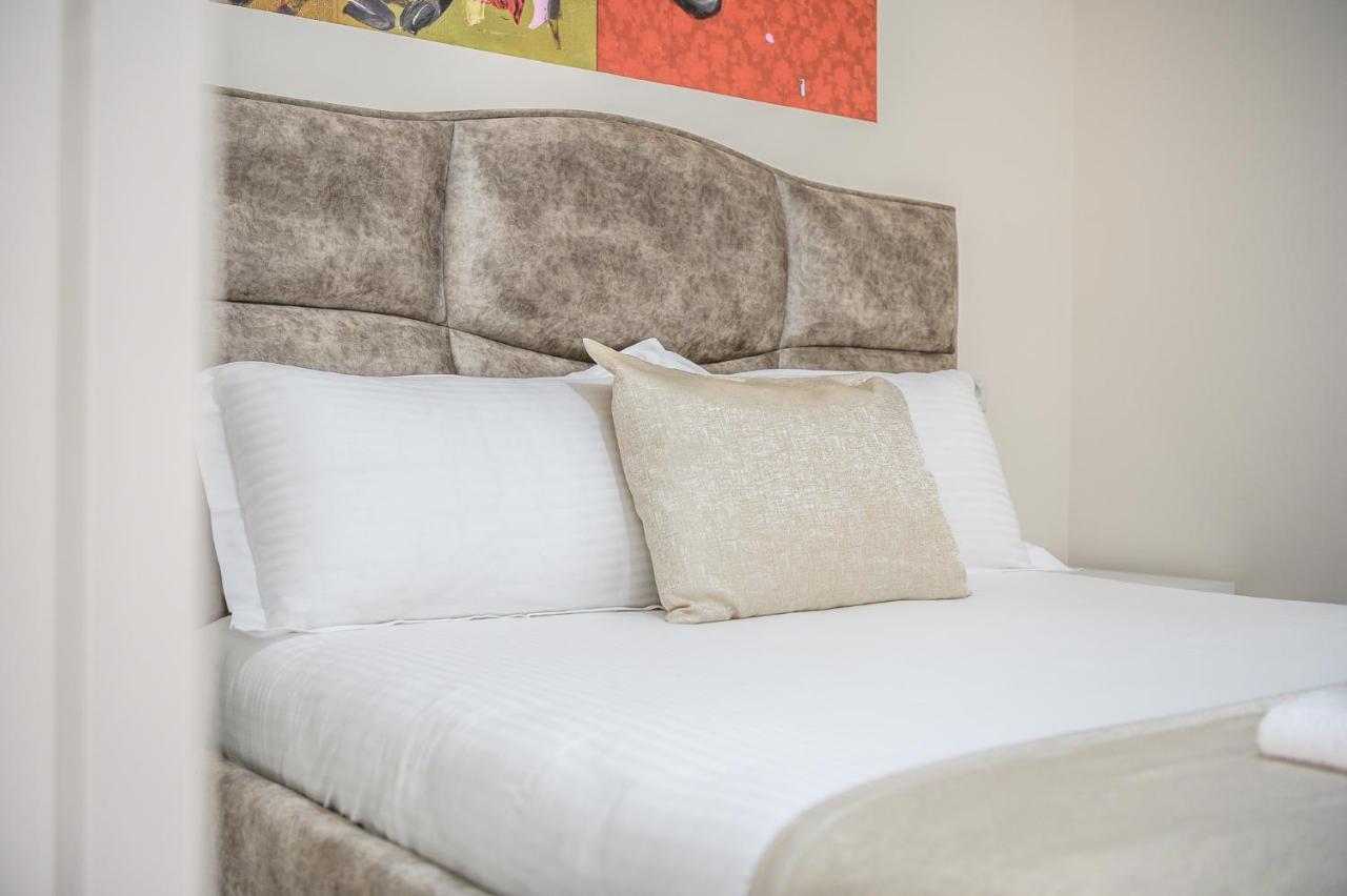 Miku Apartment-City Walk 1Bd Stylish Apartment Тирана Екстер'єр фото