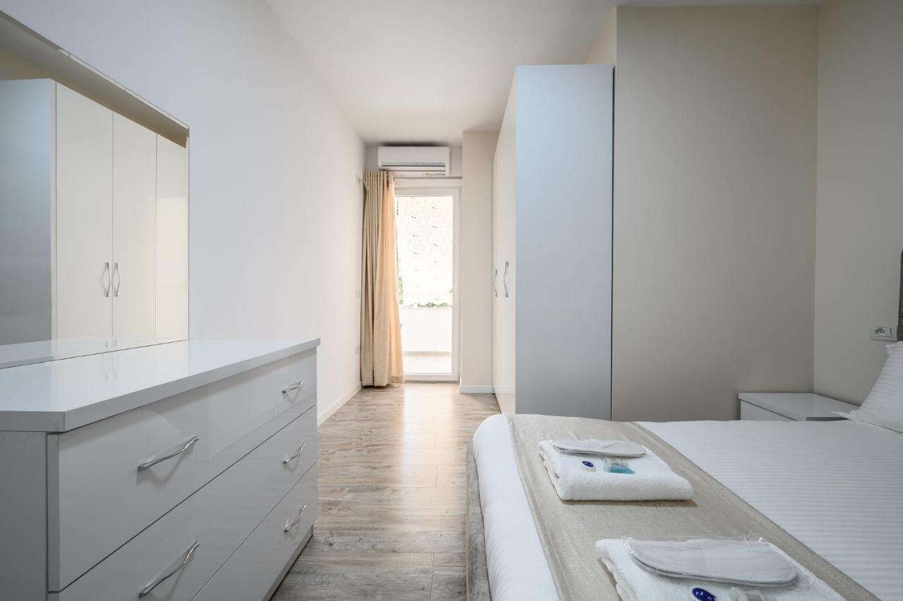 Miku Apartment-City Walk 1Bd Stylish Apartment Тирана Екстер'єр фото