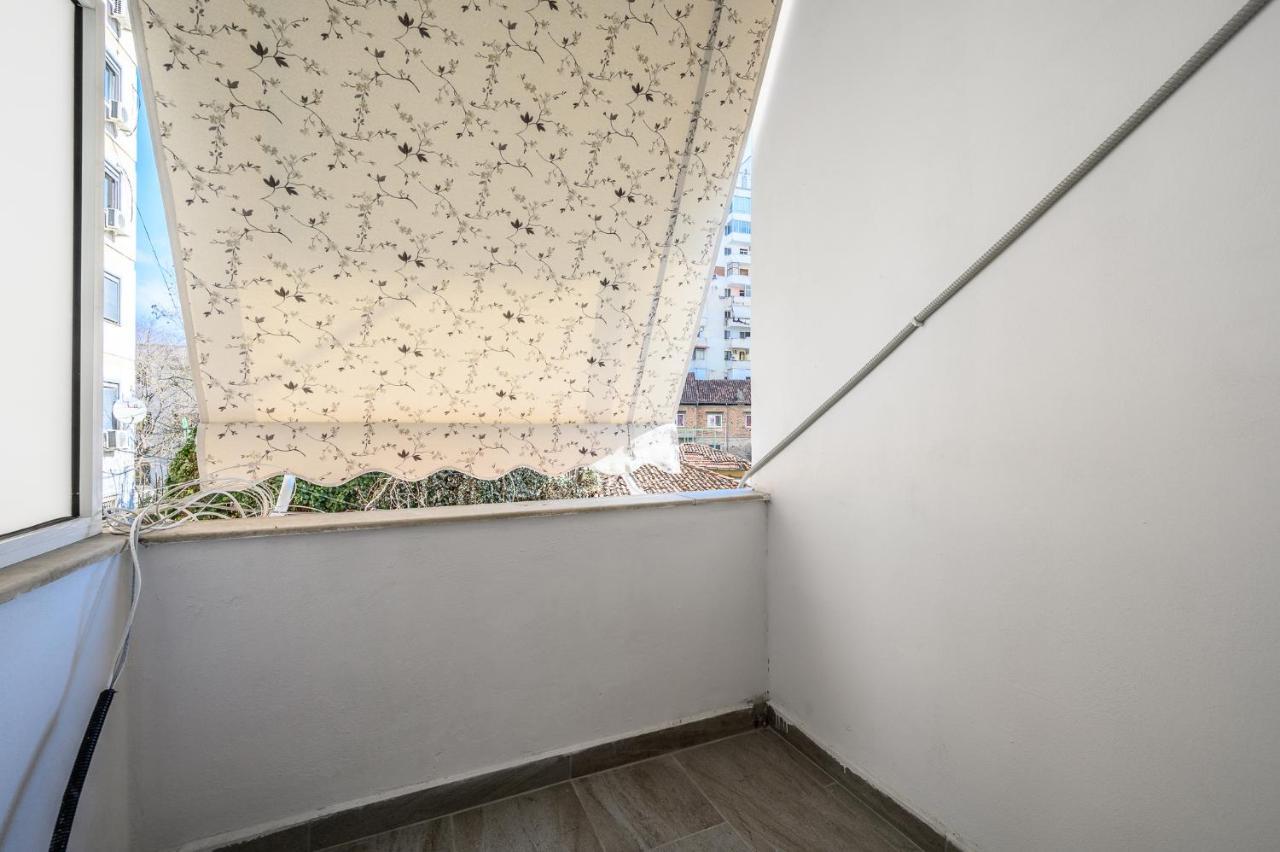 Miku Apartment-City Walk 1Bd Stylish Apartment Тирана Екстер'єр фото